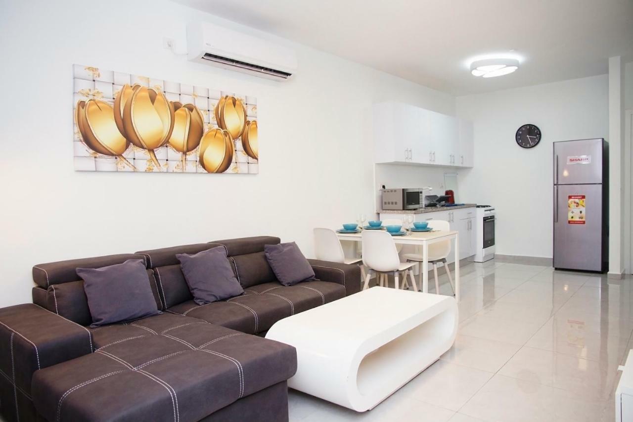 Apartments4You Maya Bat Yam Esterno foto